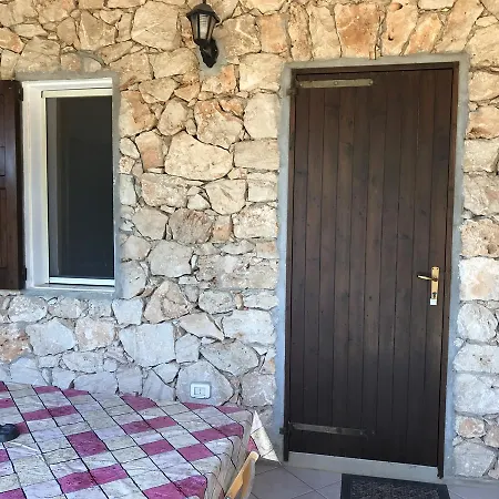 Dammusi Cala Galera Lampedusa