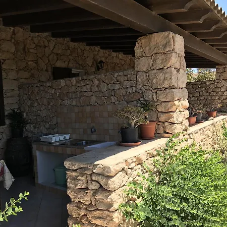 Dammusi Cala Galera Apartment Lampedusa